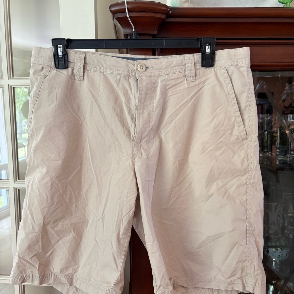 Men's Tan Columbia Shorts